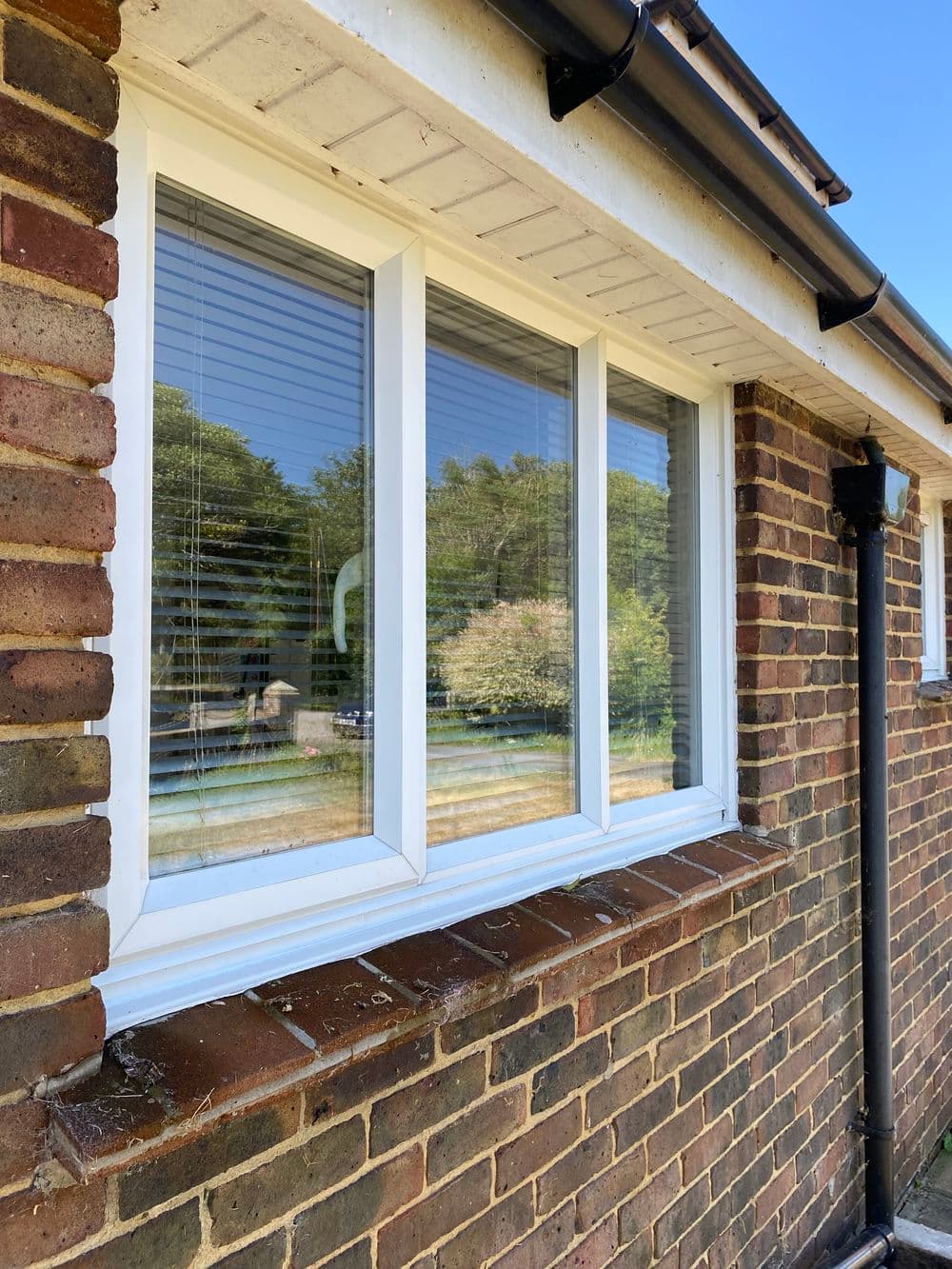 Frame and Seal Detailing image